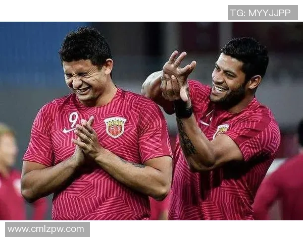 邓伯什与鹿特丹的激烈对决揭示足球战术的精彩博弈与团队合作的重要性